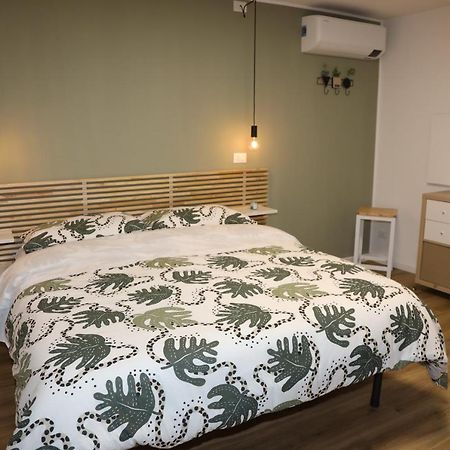 Casa Viscardi Apartment เนเปิลส์ ภายนอก รูปภาพ
