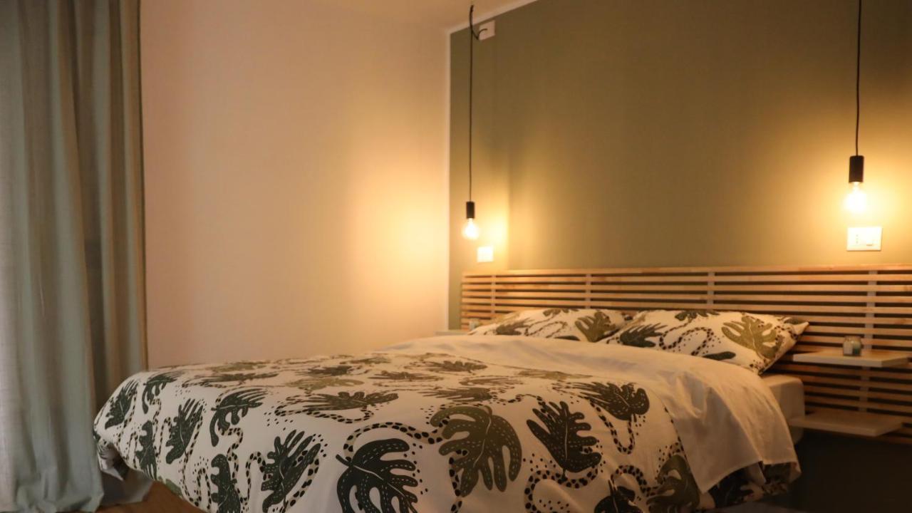 Casa Viscardi Apartment เนเปิลส์ ภายนอก รูปภาพ