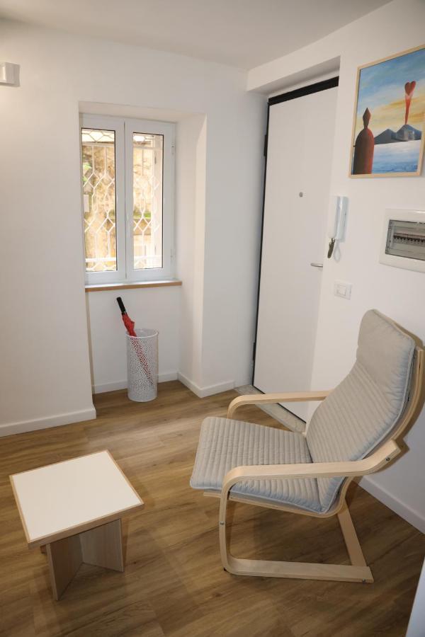 Casa Viscardi Apartment เนเปิลส์ ภายนอก รูปภาพ